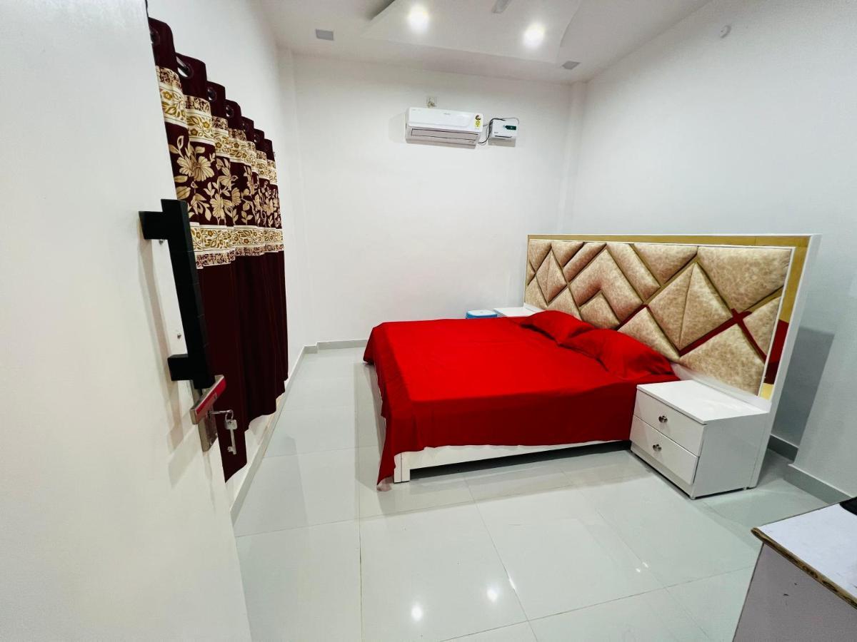 Hotel Shreenathji Haveli à Naimisharanya Extérieur photo
