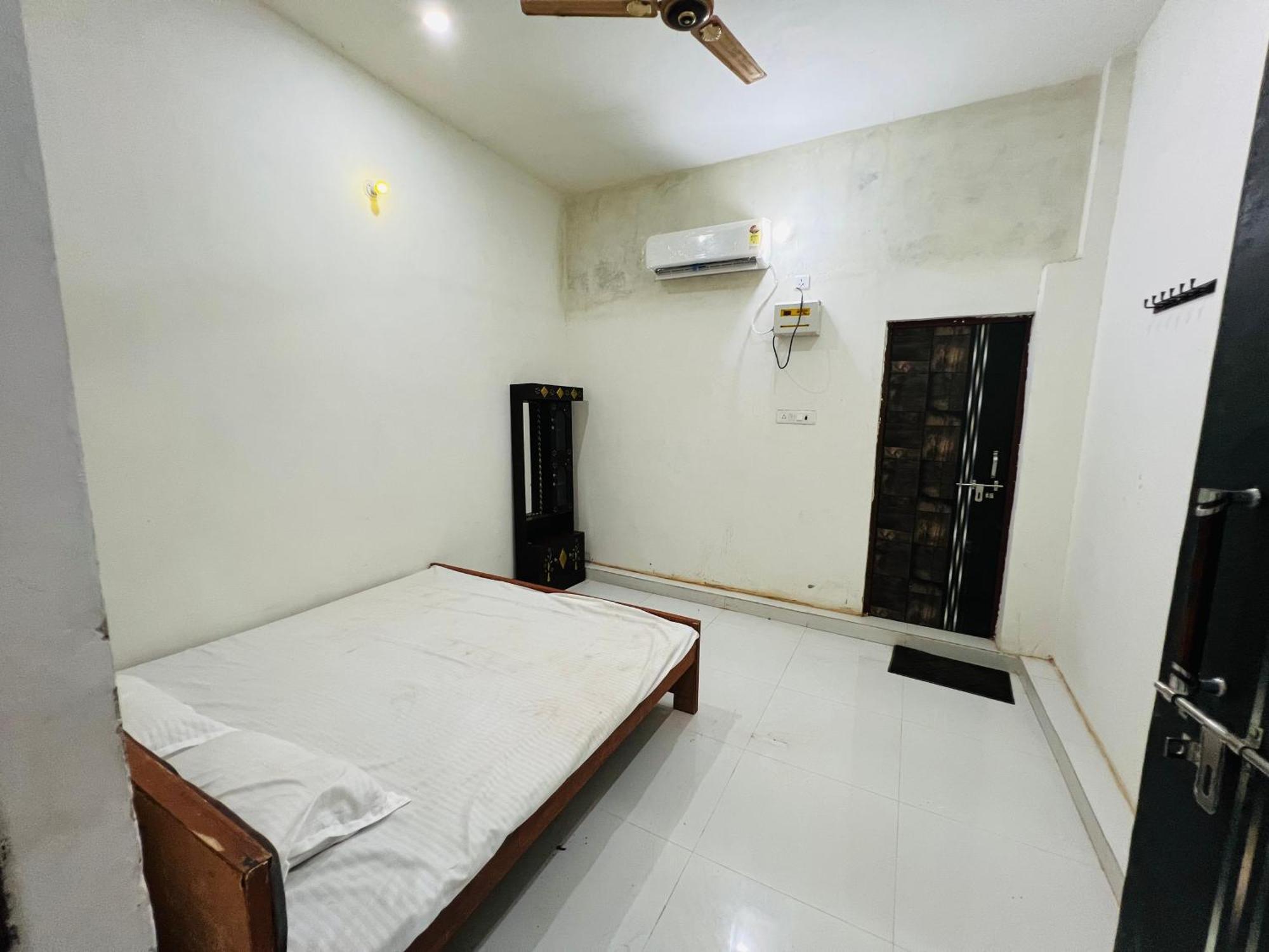 Hotel Shreenathji Haveli à Naimisharanya Extérieur photo